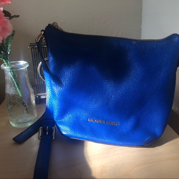 Michael Kors Handbags - Michael KORS electric blue leather crossbody
